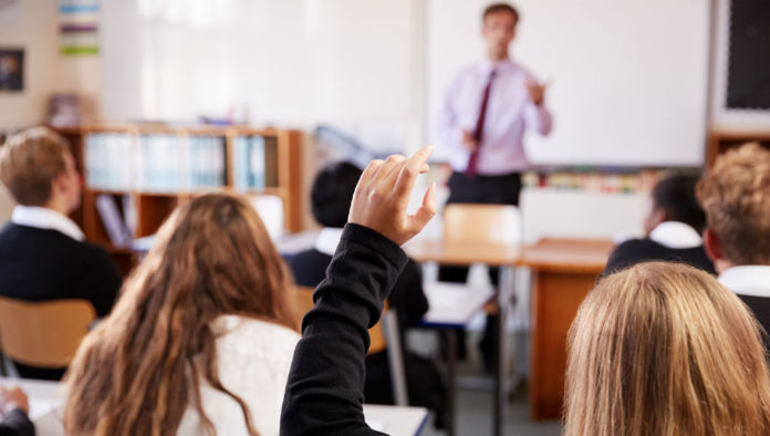 escuelas-privadas-696x394