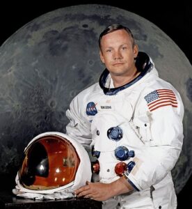 Neil_Armstrong_pose