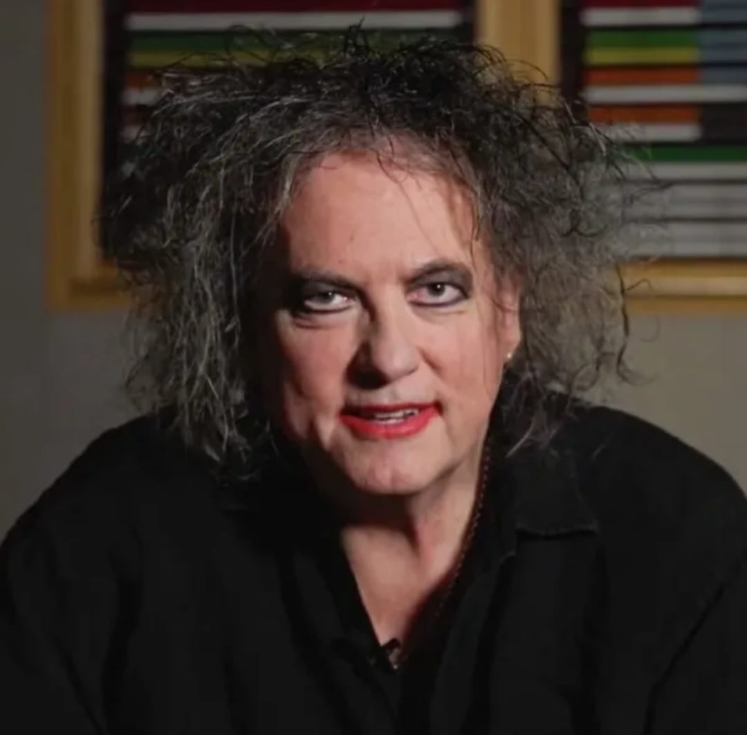 El hombre que le puso rímel a la eternidad: feliz vuelta al sol, Robert Smith