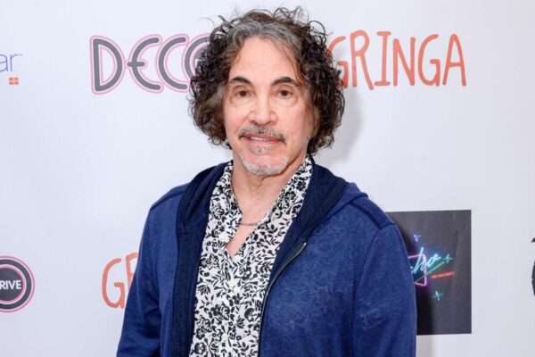 El bigote, los hits y el paso del tiempo, cumple 78 John Oates