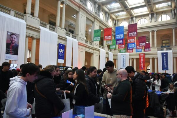 Miles de estudiantes vivieron la Expo UCALP 2026 en el Pasaje Dardo Rocha