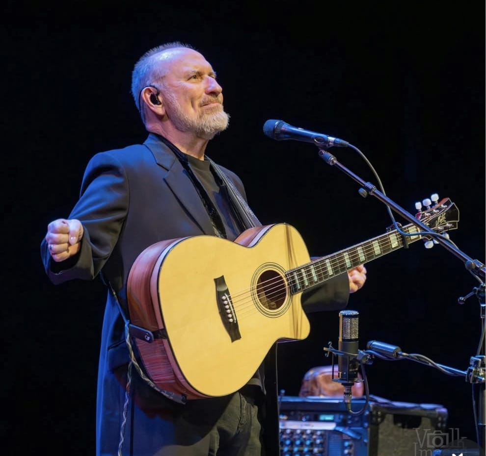 Colin Hay: 73 años del cerebro sensible de Men At Work