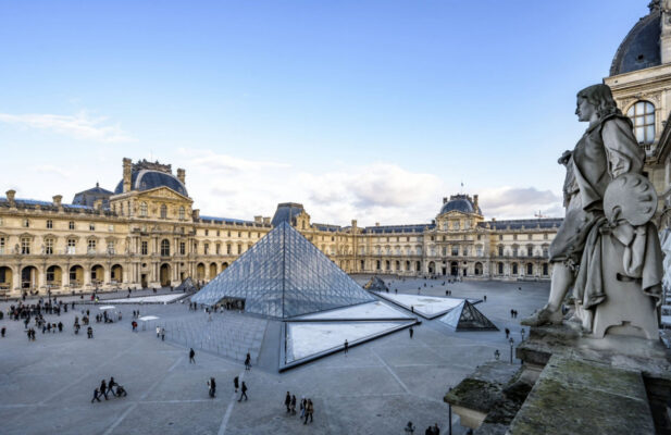 Efemérides 11 de agosto | El Louvre abre sus puertas