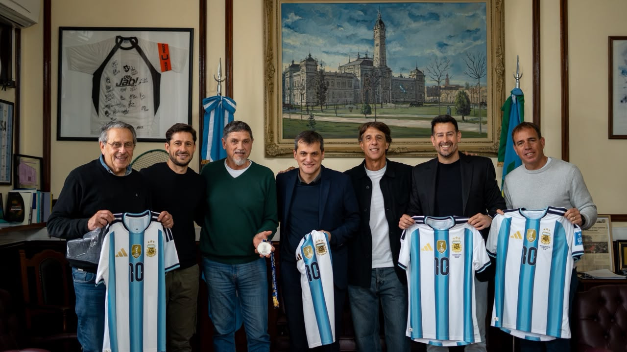 Los platenses que integran el cuerpo técnico de la Selección Argentina fueron recibidos en la Municipalidad