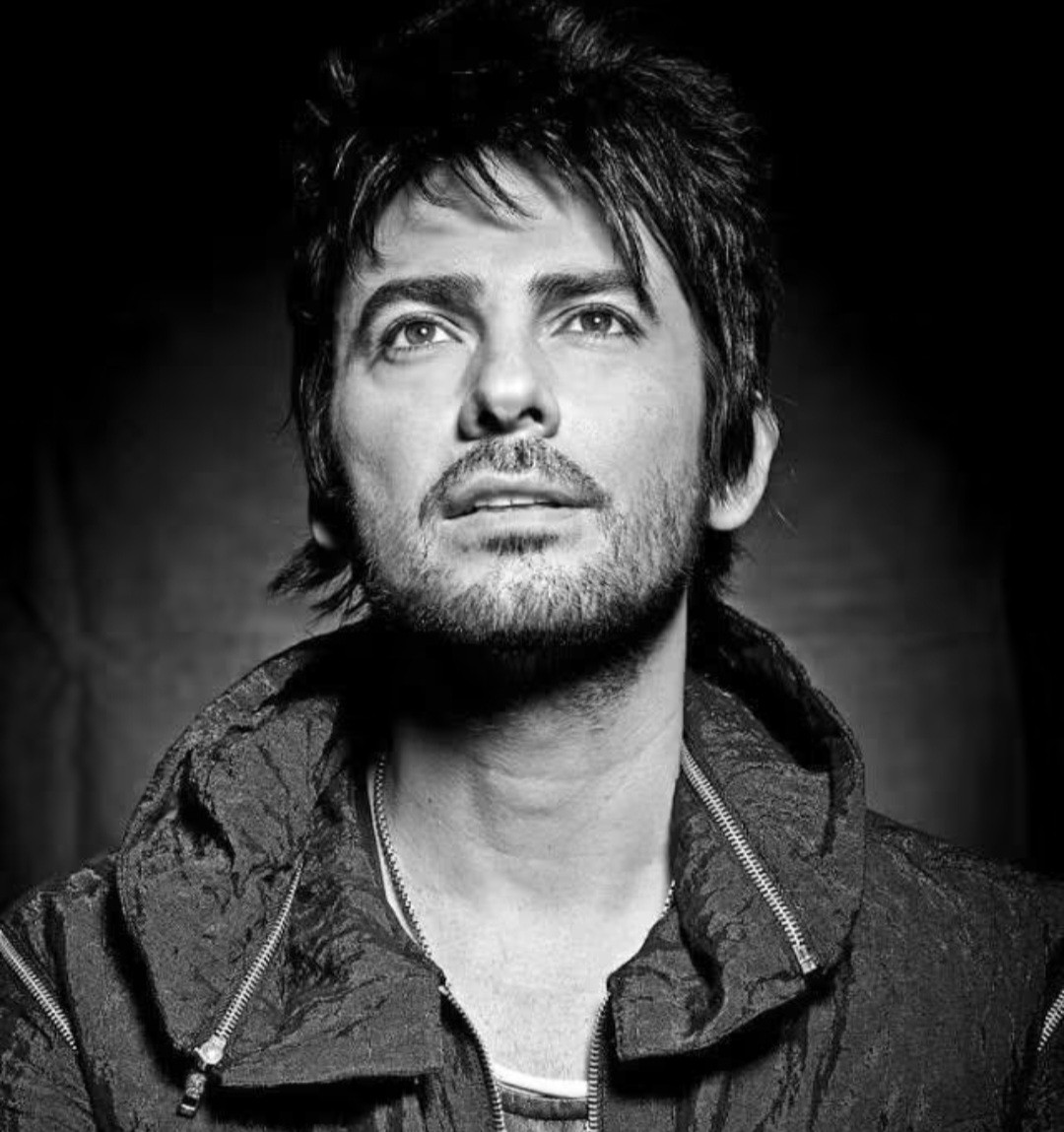 Beto Cuevas canta 59